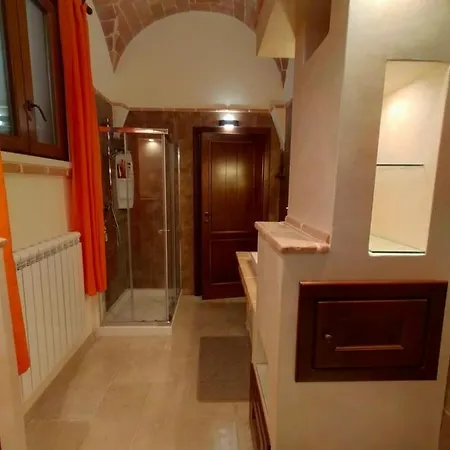 Vittoria House *